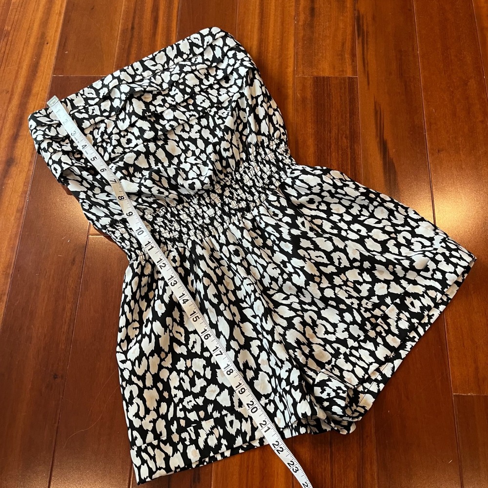 Bebe Romper Shorts One-Piece Strapless‎ Animal Print Black White Ruffle XXS 2XS - Picture 9 of 12